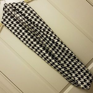 Houndstooth Infinity scarf